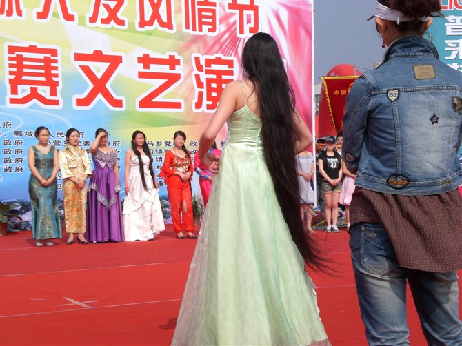 Li Fangyuan in 2009 long hair festival