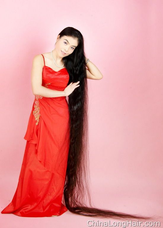2.5 meters long hair--Han Yumei