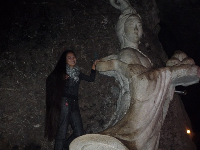 mujita travelled in Guangde's cave