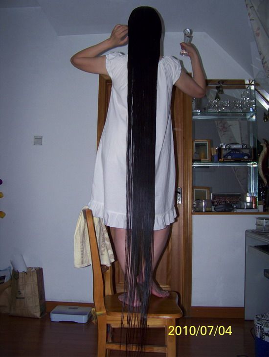 Zhu Min's 1.9 meters long hair in 2010 summer