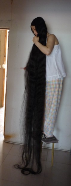 Wash 2.68 meters long hair
