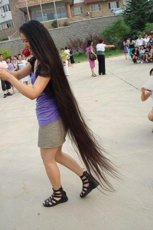 Jia Yuanyuan dancing with long hair