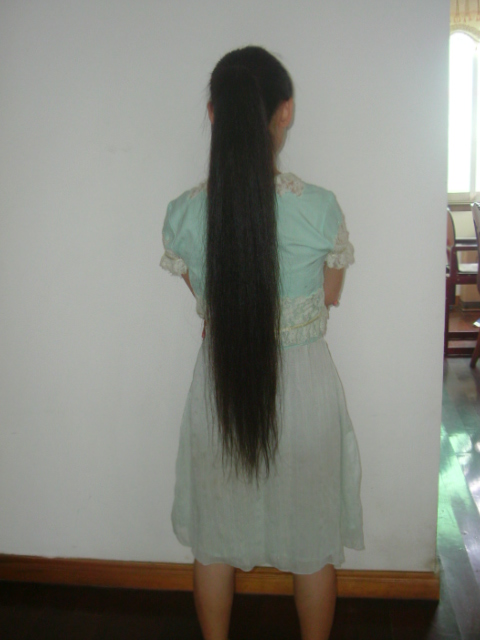 Thigh length ponytail