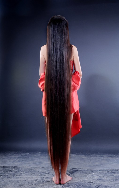 Red skirt beauty with 1.45 meters long hair