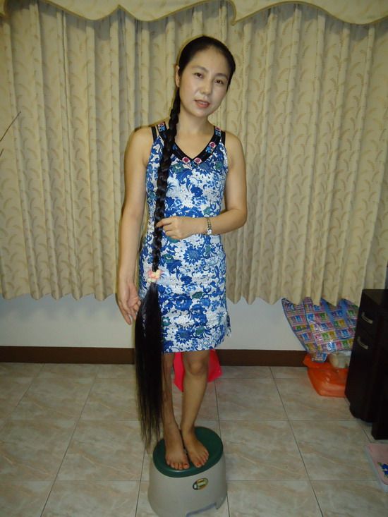 She Yanhong's new braid photo in Oct