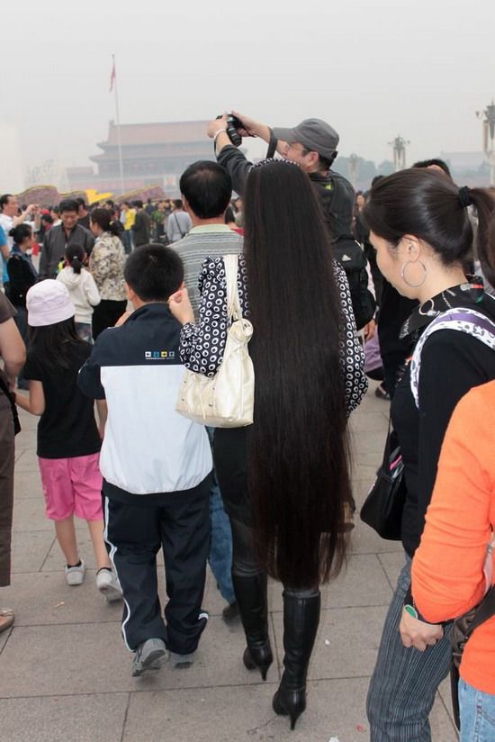 Knee length long hair at Tian An Men Square