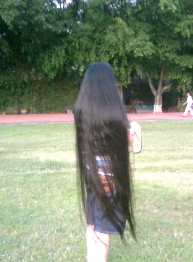 doudou shew long hair in school