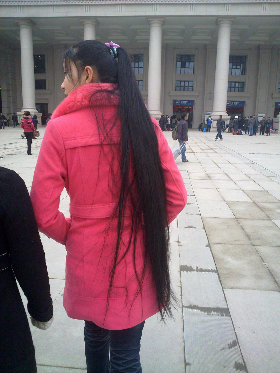 Streetshot of long ponytail at Wuhan railway station by lidunjun-2