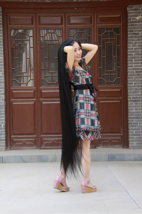 changfamei has beautiful long hair