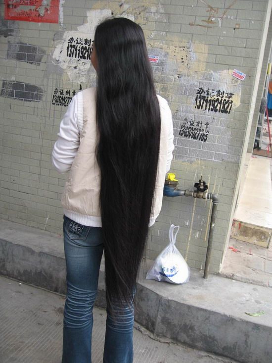 Photos of 1.2 meters long hair taken by huqing