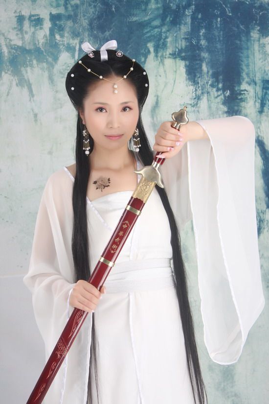 CiCi dressed in Chinese traditional cloth