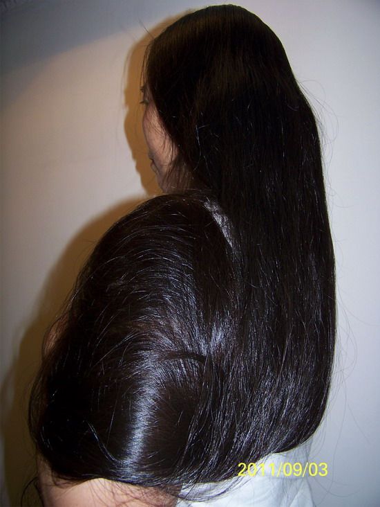 hailanlan has 2.03 meters long hair now