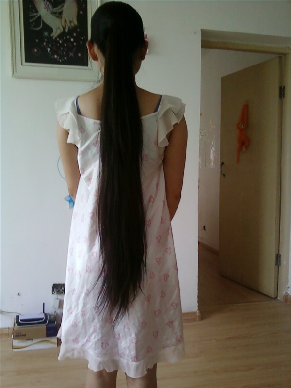 Girl has 1 meter long hair