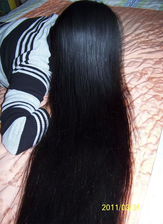 Miss Liu's 1 meter long hair