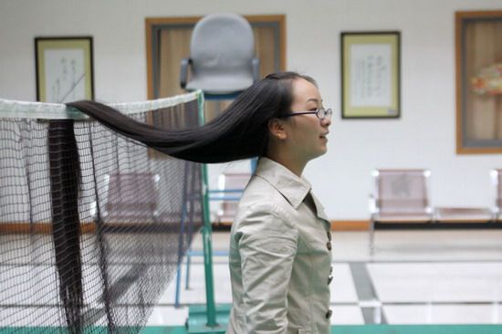 Xie Yanlin drag her long hair on net