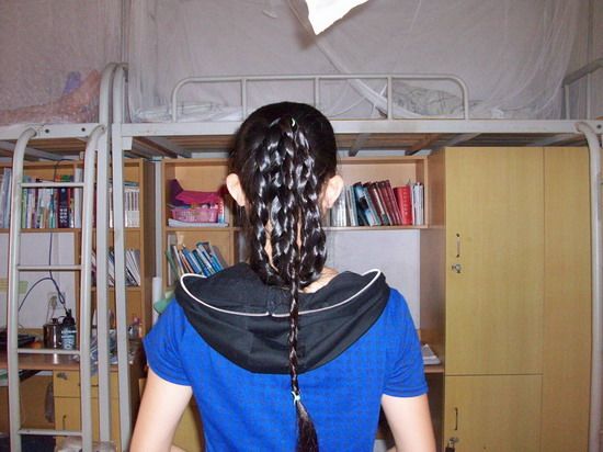 ying made her long hair into creative braid style