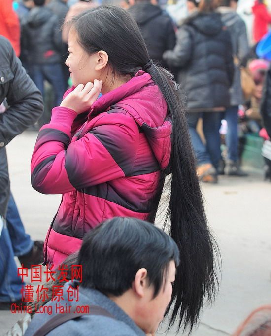 Streetshot of long ponytail by dongni