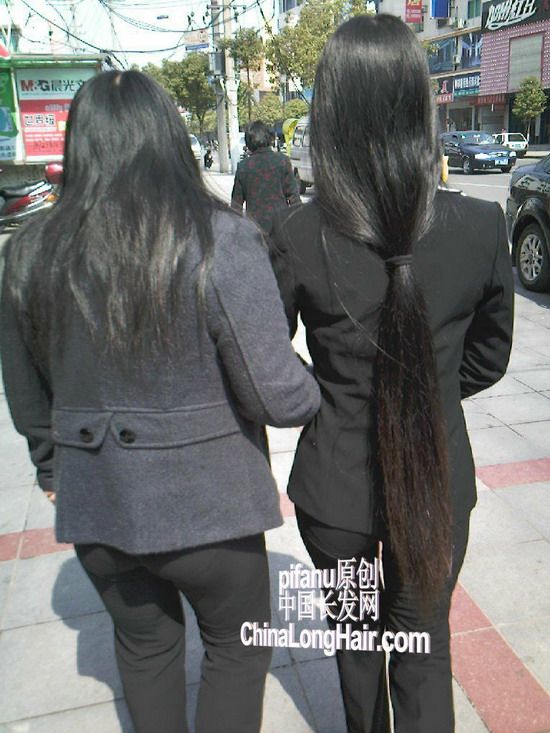 Streetshot of long ponytail by pifanu