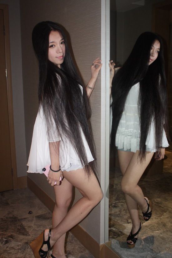 Long hair model Yang Chunyue from Beijing