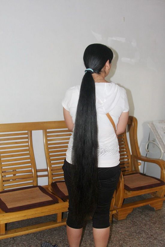 Girl from Beijing has 1.3 meters thick hair