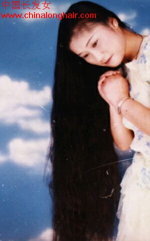 fangzi from Heilongjiang province has 1.3 meters long hair