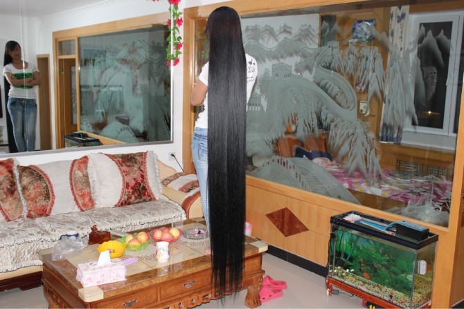Dou Yanhong has 2 meters super long hair