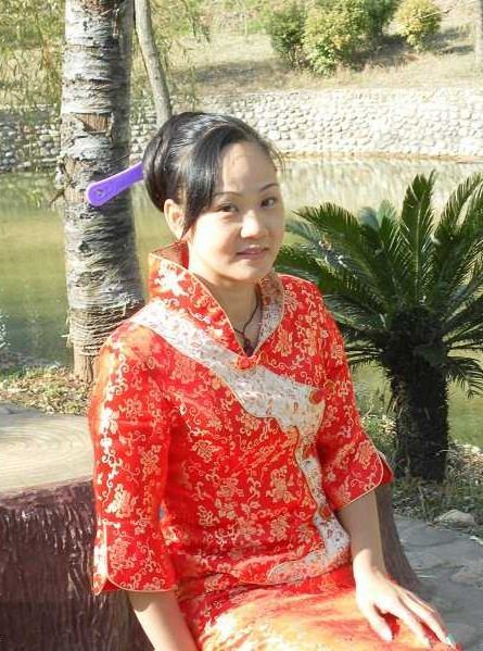 New photos of Liu Xiaoling in 2012