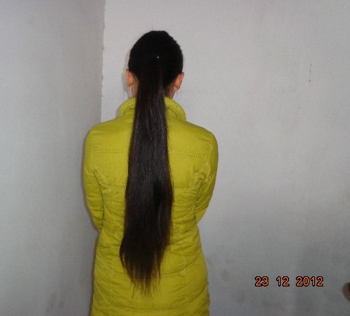 Girl from Xiangyang has 90cm long hair