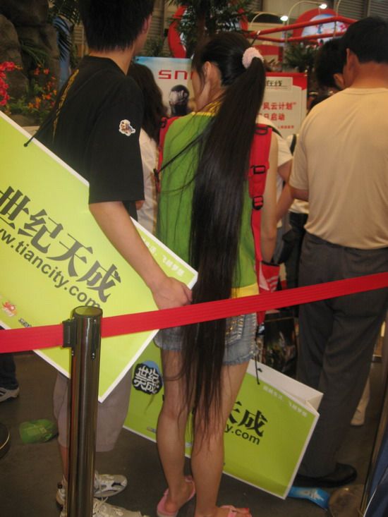 Super long ponytail on Chinajoy