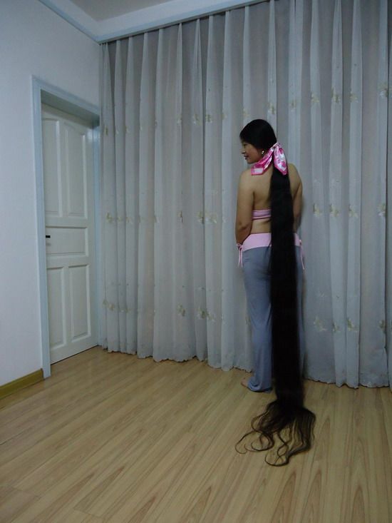 Shen Shuxiang's long hair photos for 2013 Chinese New Year