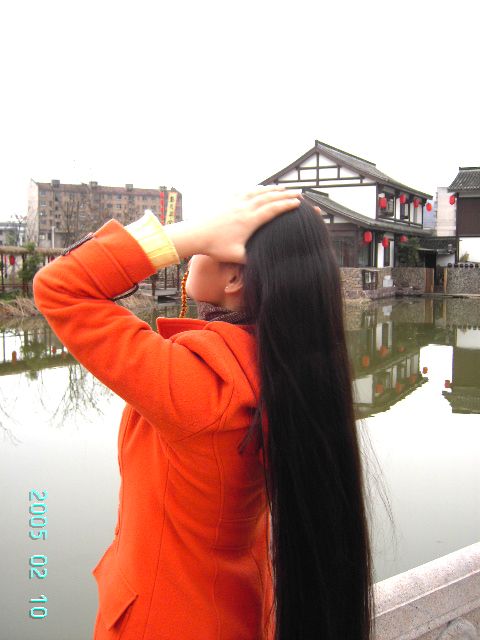 Sun Jie made her long ponytail