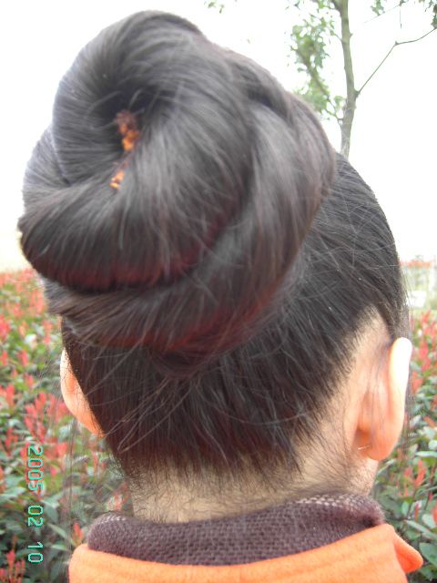 Sun Jie's updo hairstyle