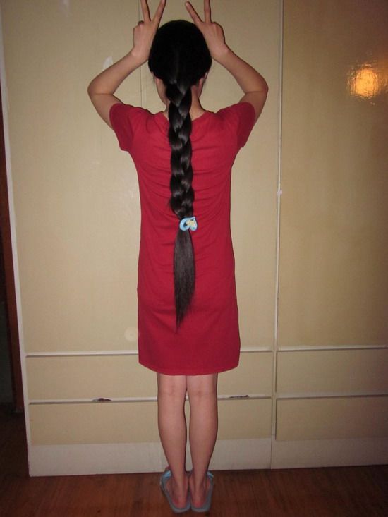 xiaoyangzeihuai from Jiangxi province play with her long hair