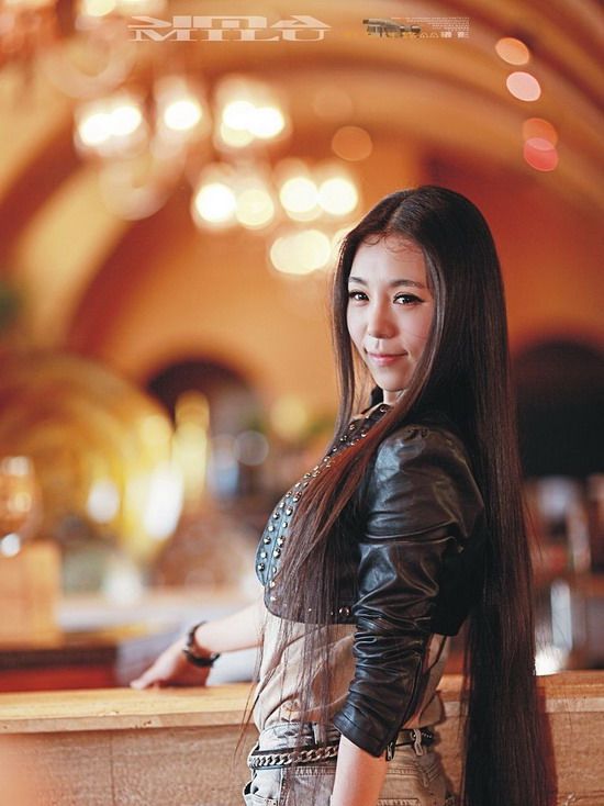 Long hair model Yang Chunyue from Beijing-2