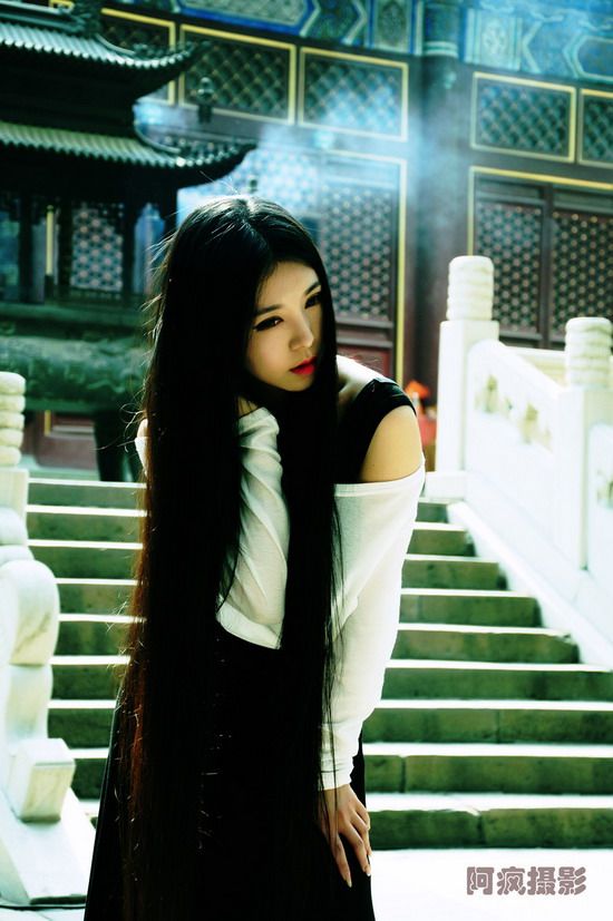 More photos of beautiful long hair model-Yang Chunyue