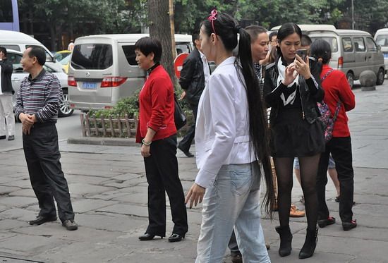 Streetshot of long ponytail by dongni in Chongqing