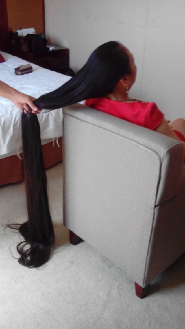 1.7 meters long hair lady from Shangrao-1