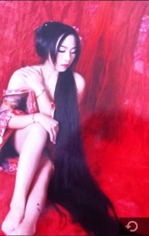 Chen Juan's artistic long hair photos