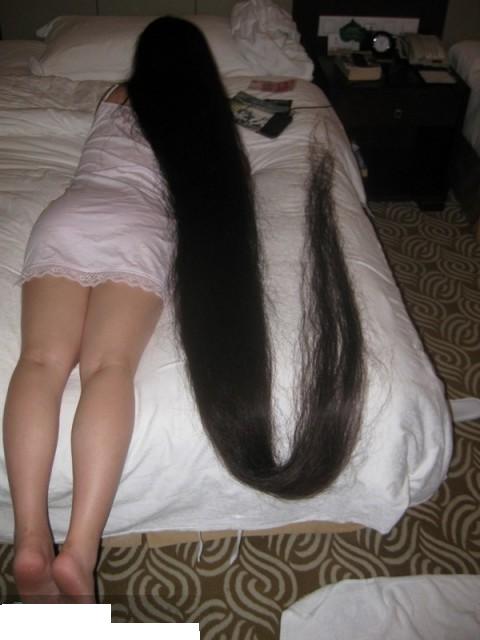 The lure of 3 meters long hair on bed