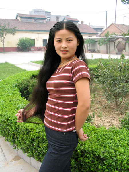 Shi Cuirong from Heze has 1.49 meters long hair