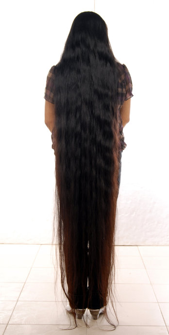 Liu Renming from Heze has 1.75 meters long hair