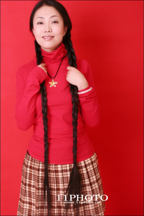 Miss Sheng from Qinghai province is very beautiful with long hair