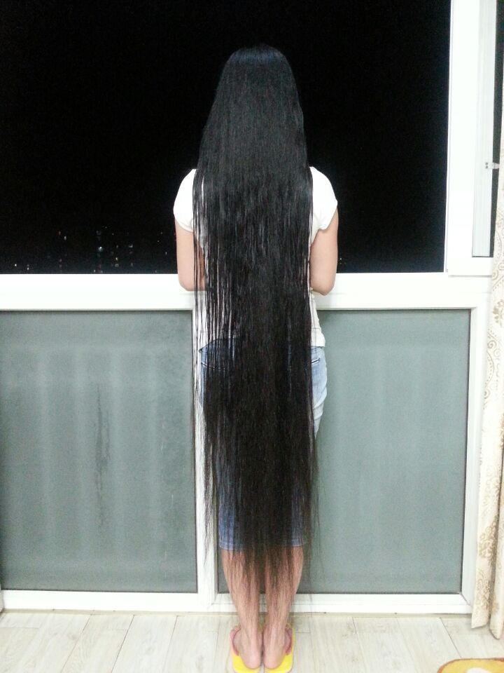 wenwen from Chongqing has 1.7 meters long hair