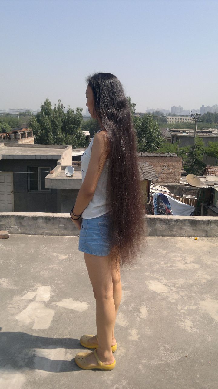 1.2 meters long hair from Xi