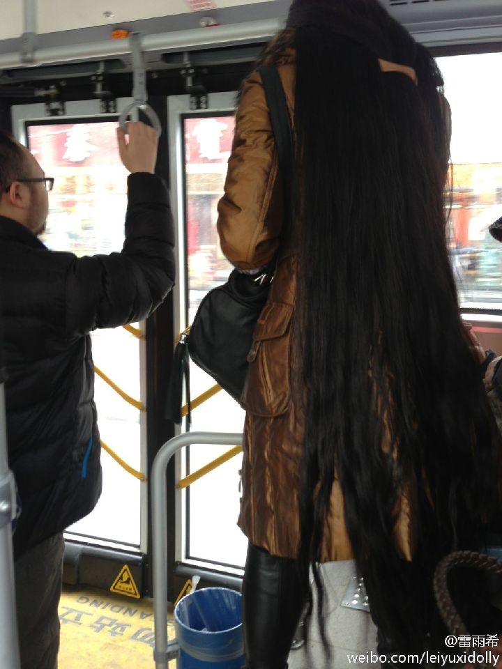 Very high lady with calf length long hair on bus - []