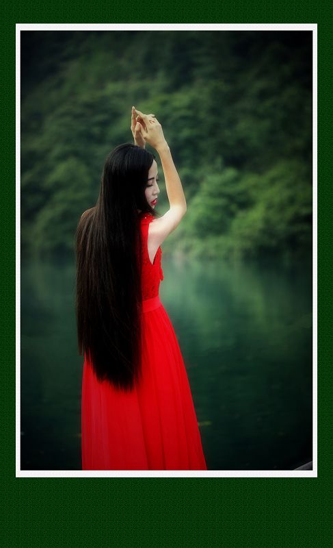 piaoyi took photos of very beautiful waist length long hair