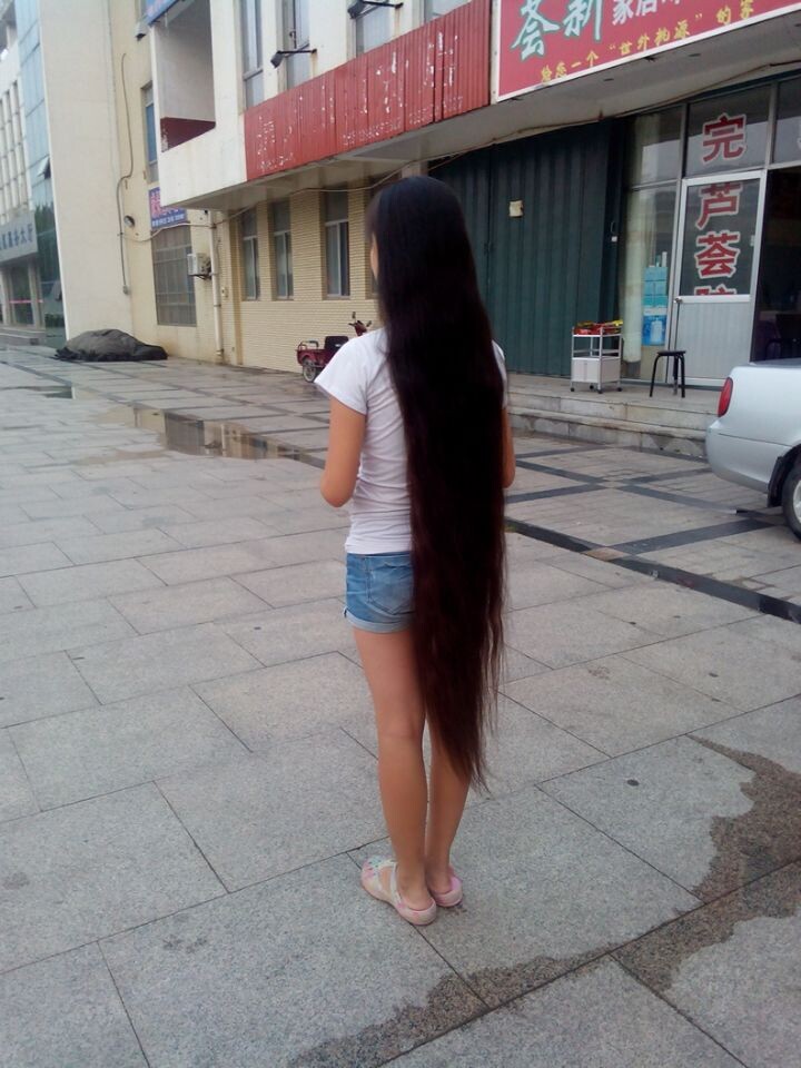 Knee length long hair about 1.3 meters