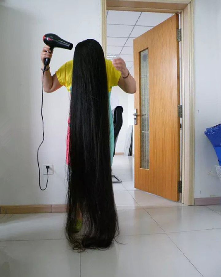 Floor Length Long Hair Beyond 155 Meters ChinaLongHaircom.
