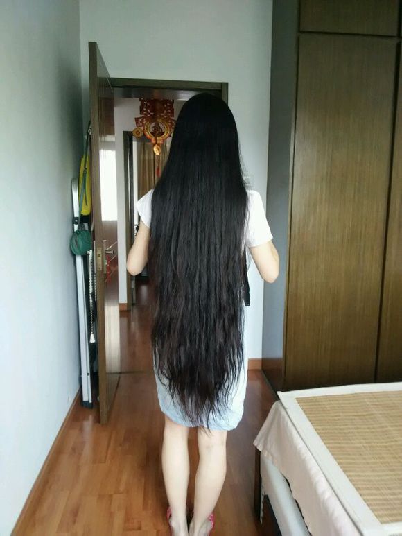 Knee length long hair lady from Nanchang