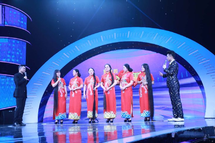 6 ladies participated in CCTV3 long hair show